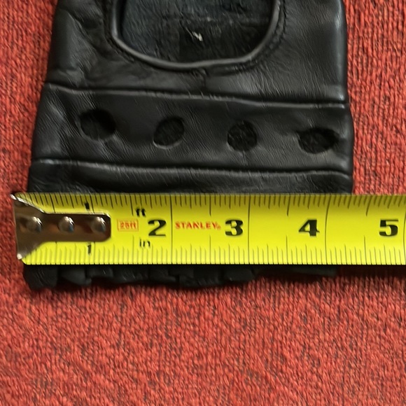 Motorcycle Riding Gloves - Picture 6 of 8